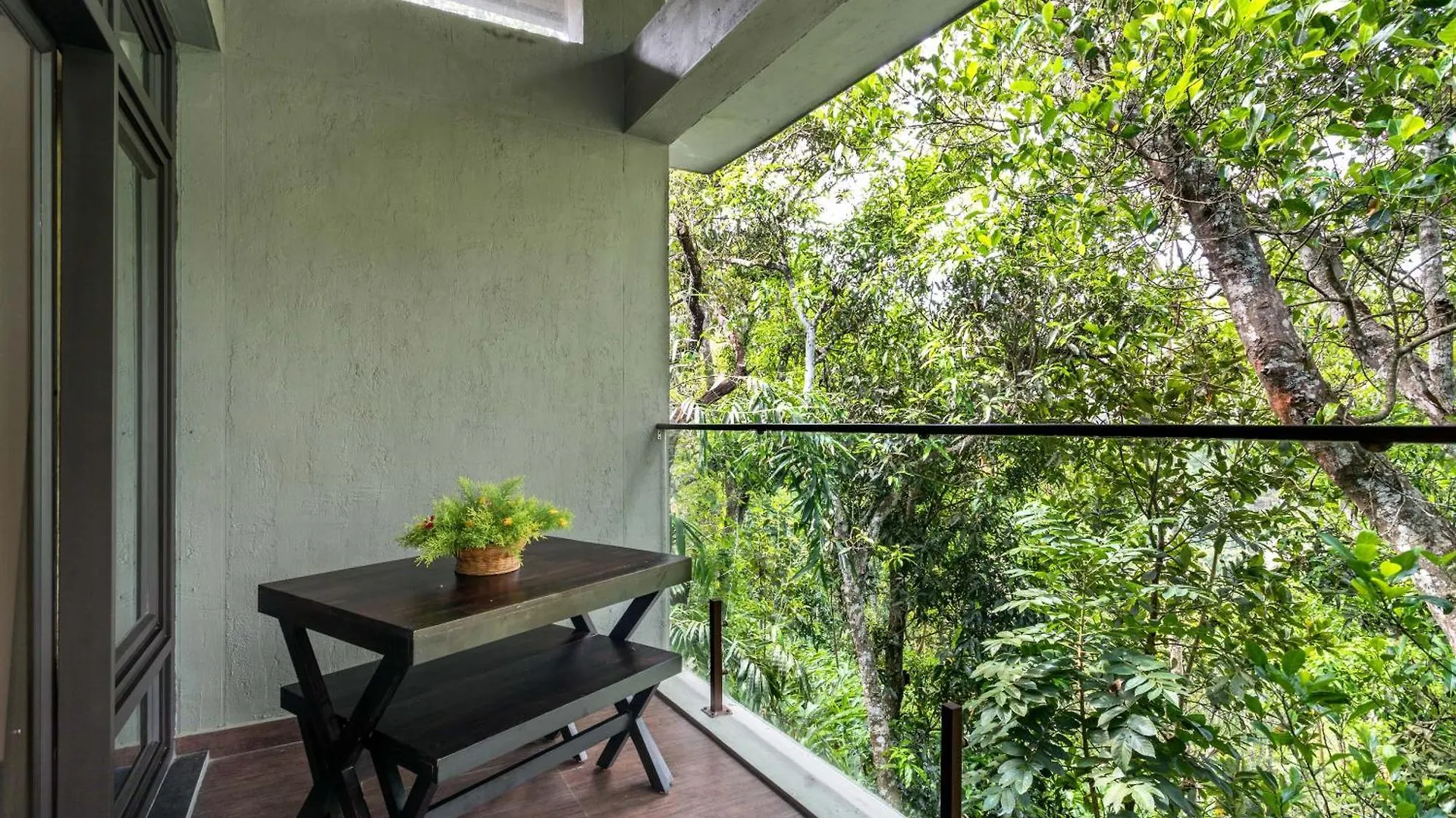 ***** Resort Hotel The Mountain Courtyard Thekkady Indien