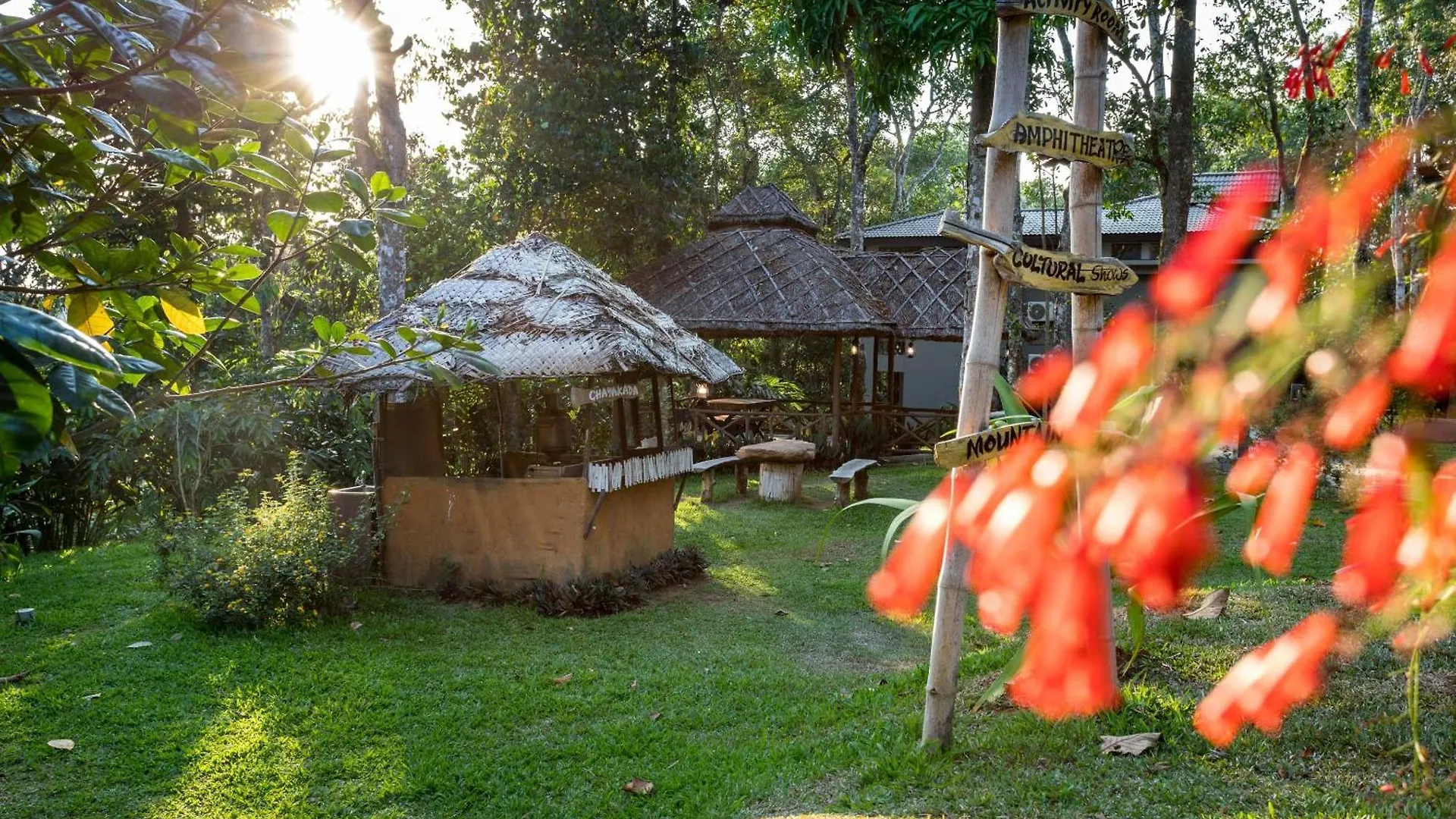 Hotel The Mountain Courtyard Thekkady Indien