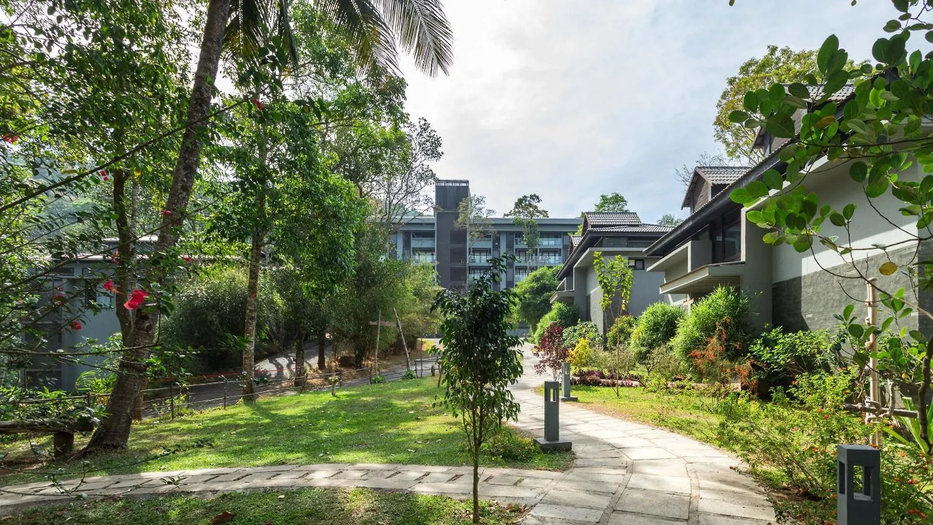 Hotel The Mountain Courtyard Thekkady 5*,