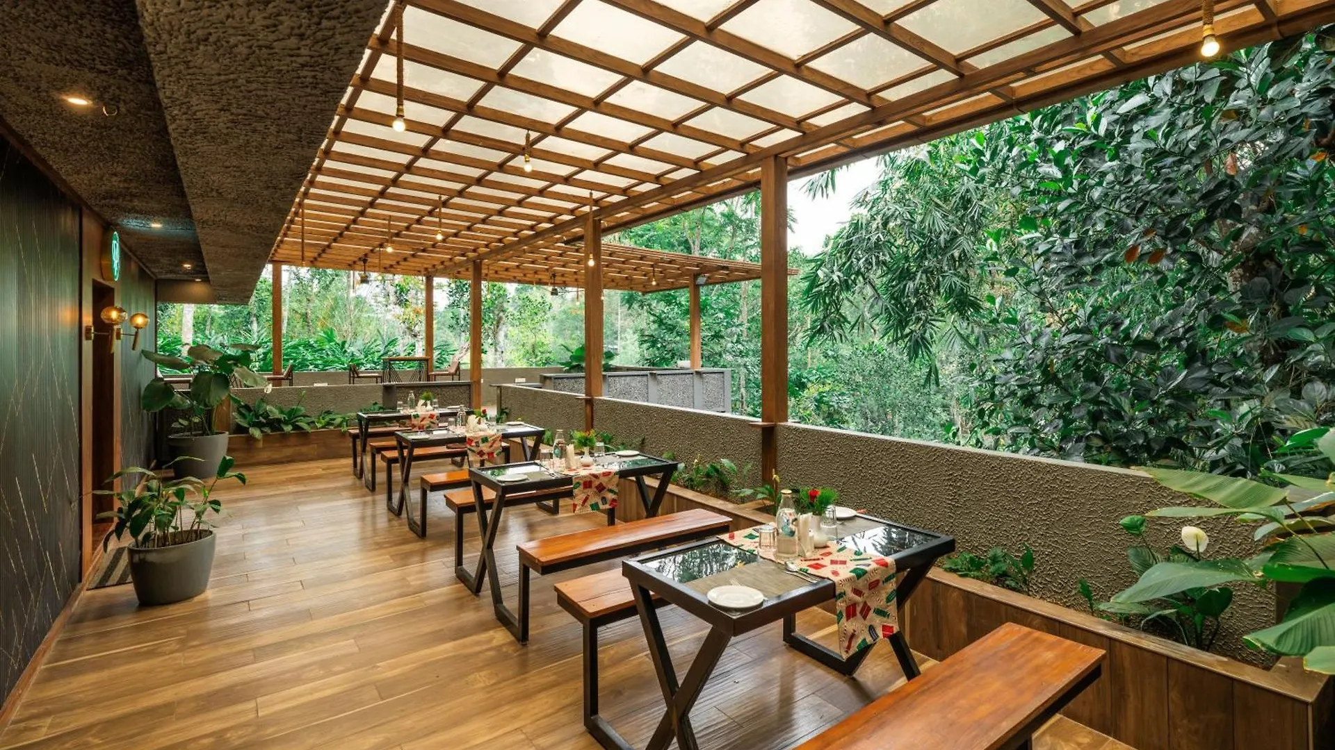 ***** Semesteranläggning (resort) The Mountain Courtyard Thekkady Hotell Indien