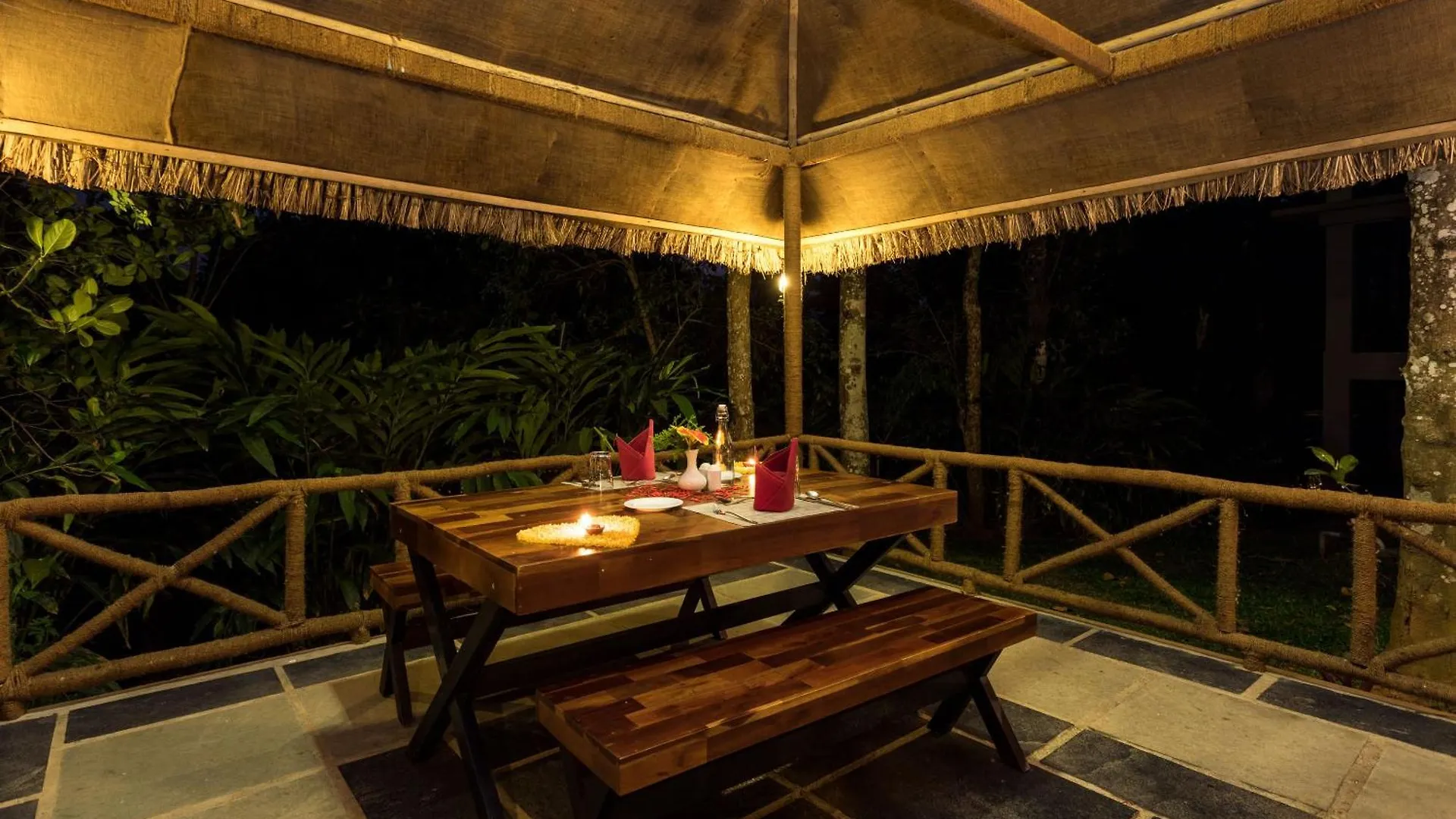 The Mountain Courtyard Thekkady Hotel Resort