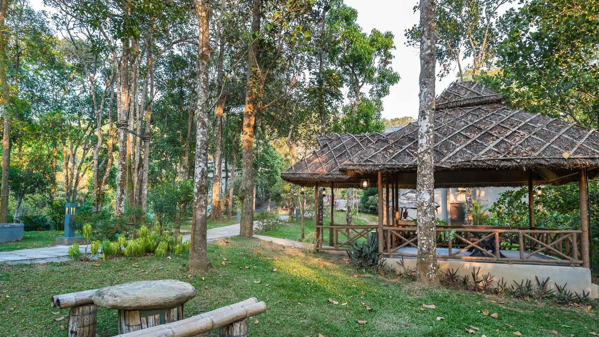 Resort The Mountain Courtyard Thekkady Hotel
