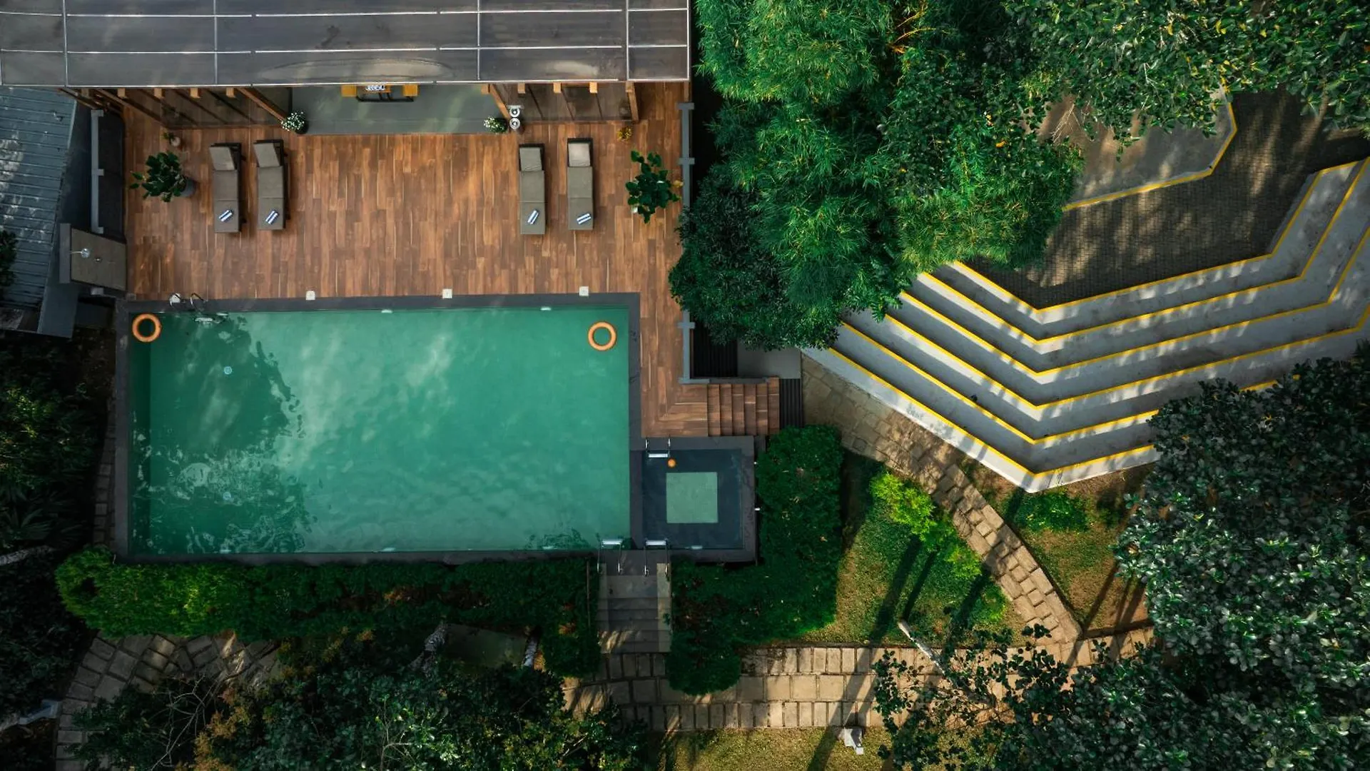 Hotel The Mountain Courtyard Thekkady Resort