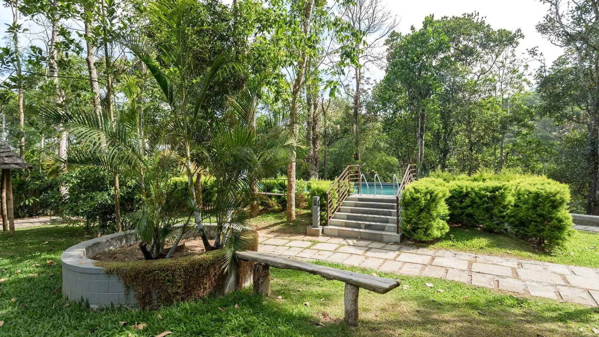 Resort The Mountain Courtyard Thekkady Hotel