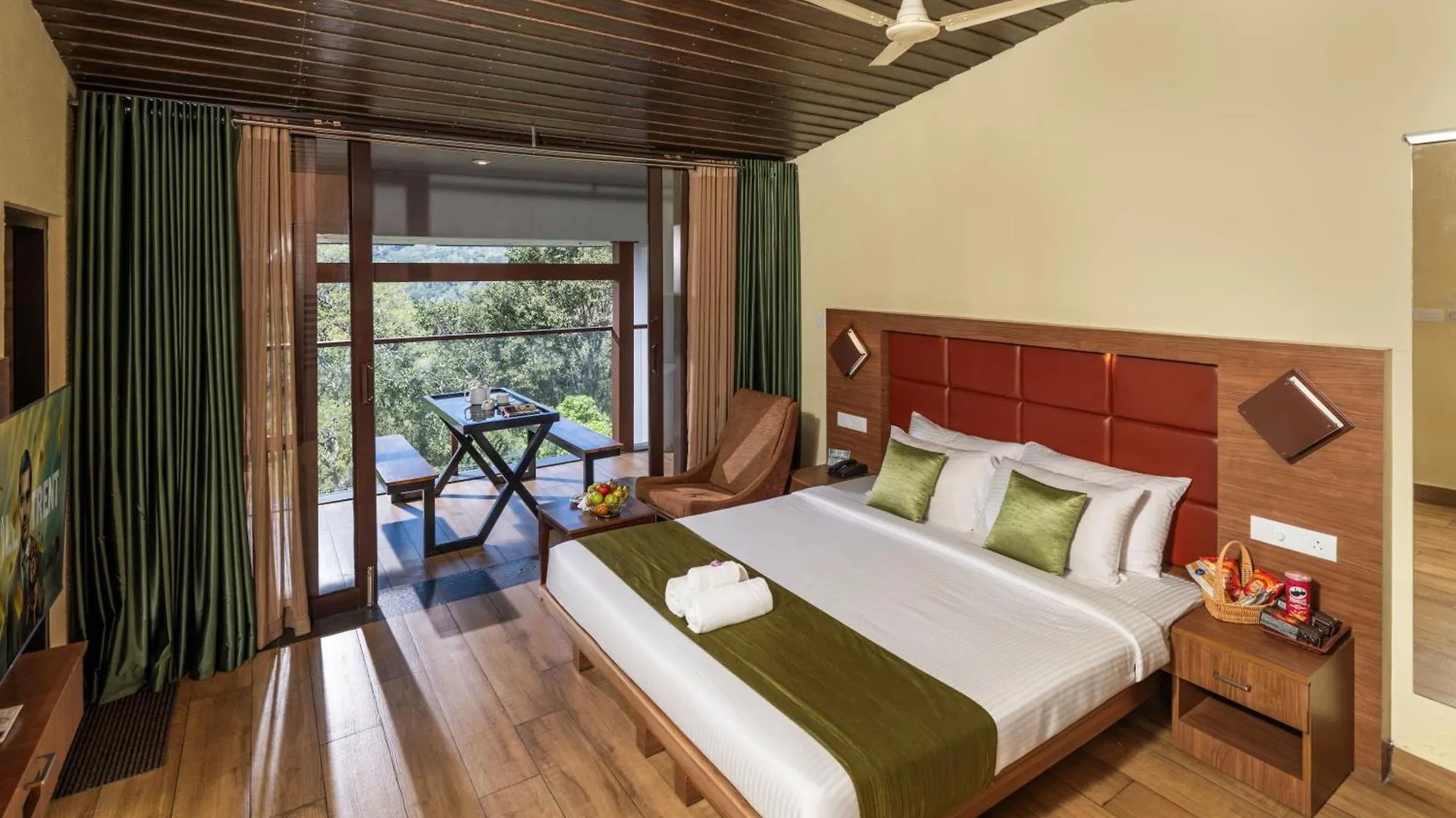 The Mountain Courtyard Thekkady Hotel Resort
