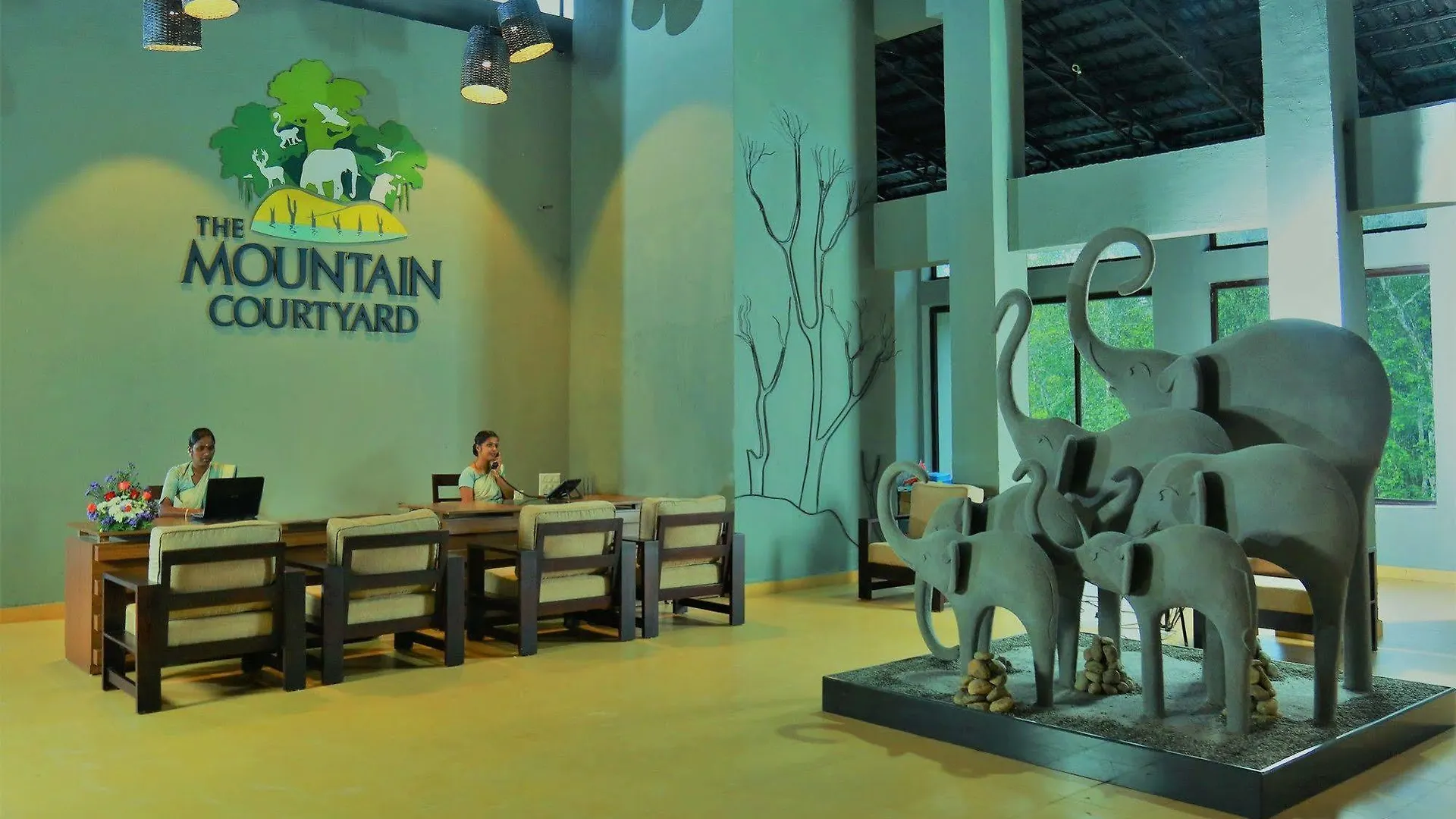 The Mountain Courtyard Thekkady Hotel